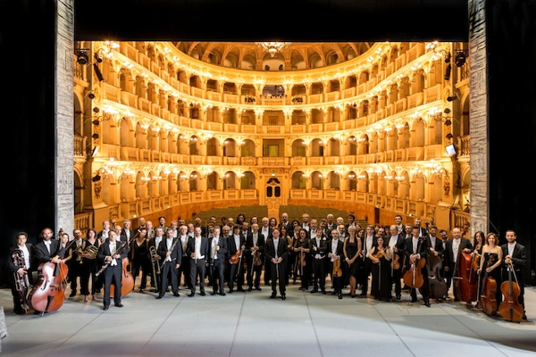 Michele Mariotti e l'orchestra del Comunale di Bologna