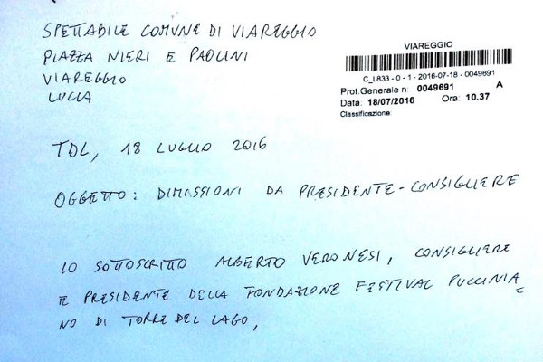 Alberto Veronesi si dimette da torre del lago