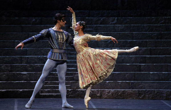 Roberto Bolle e  Misty Copeland in Romeo e Giulietta